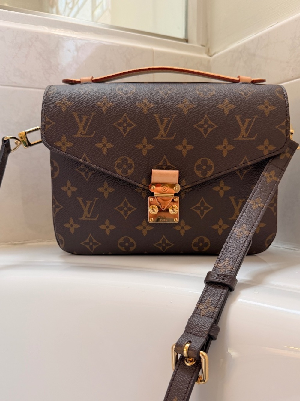 Basically brand new Louis Vuitton Pochette Métis Monogram